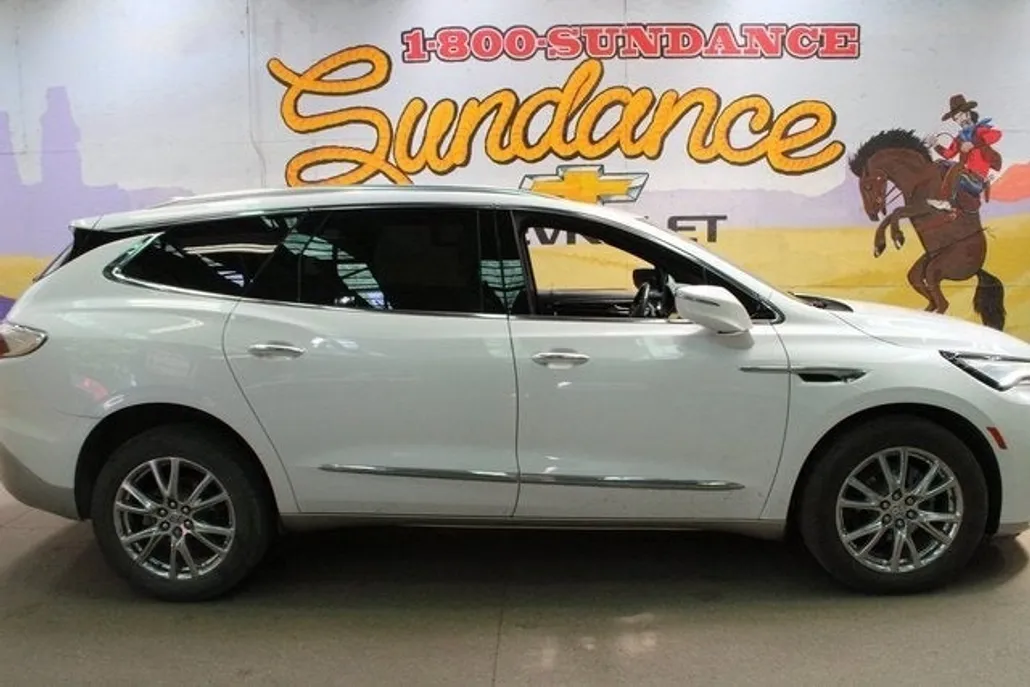 2023 Buick Enclave Premium photo 1