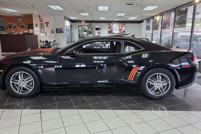 2015 Chevrolet Camaro Coupe 1LT photo 1