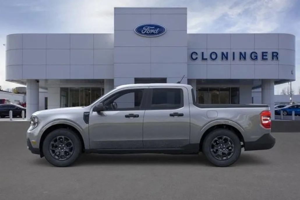 2025 Ford Maverick XLT photo 1