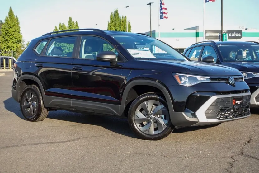 2025 Volkswagen Taos S photo 1