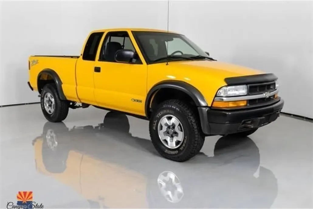 2003 Chevrolet S-10 Pickup photo 1