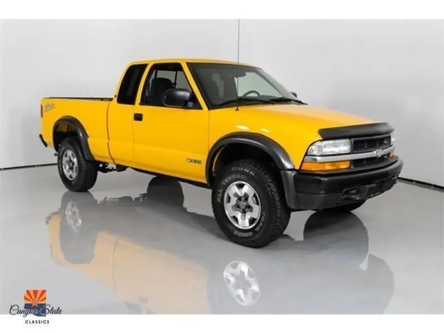 2003 Chevrolet S-10 Pickup photo 1