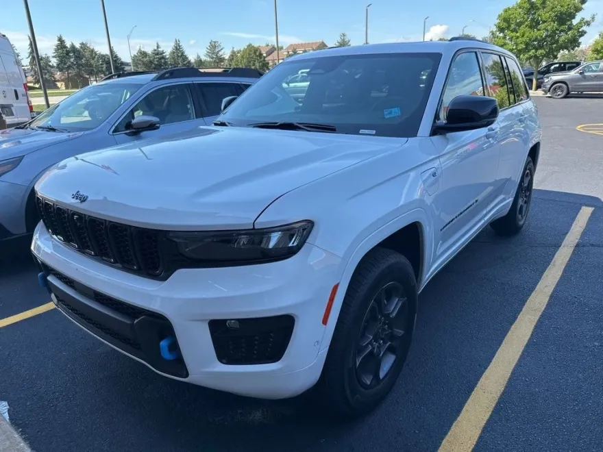 2025 Jeep Grand Cherokee 4xe Anniversary Edition photo 1
