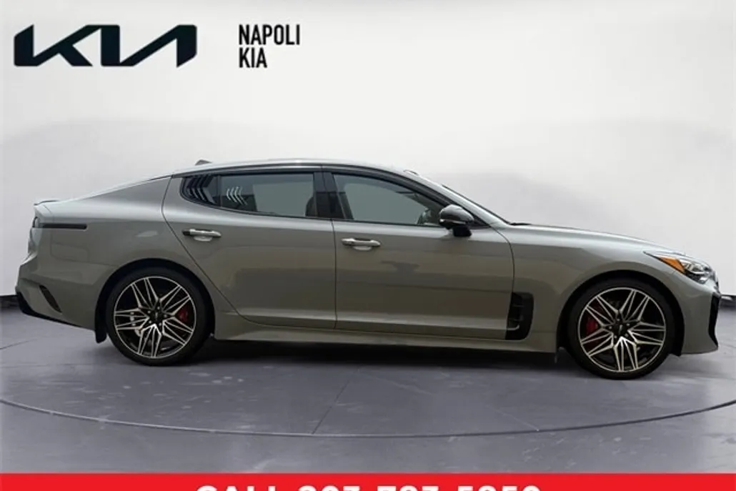 2022 Kia Stinger GT2 photo 1