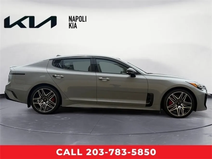 2022 Kia Stinger GT2 photo 1