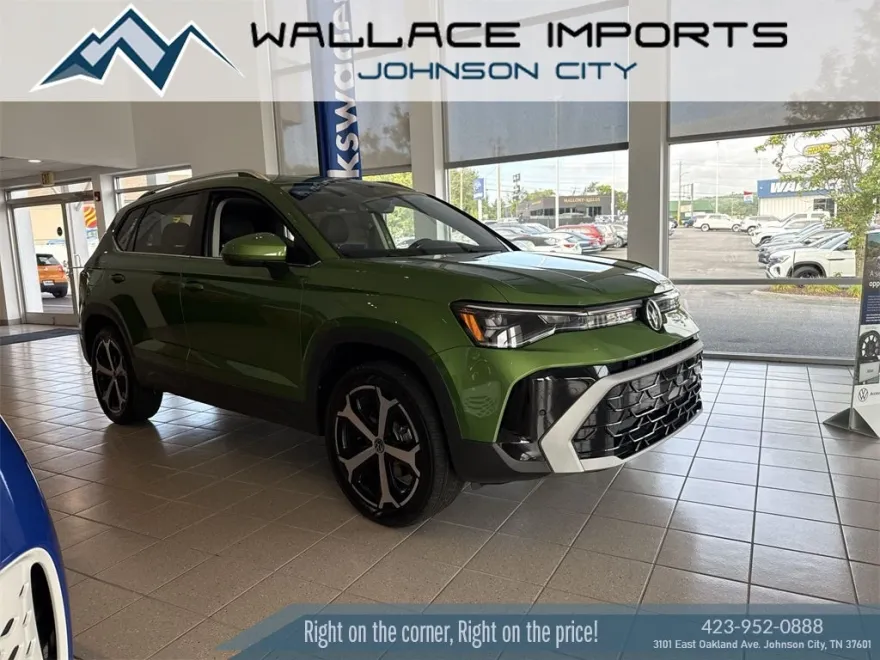 2025 Volkswagen Taos SEL photo 1