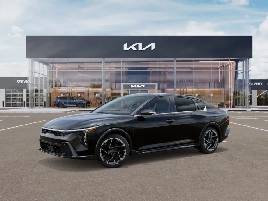 2025 Kia K4 GT-Line photo 1