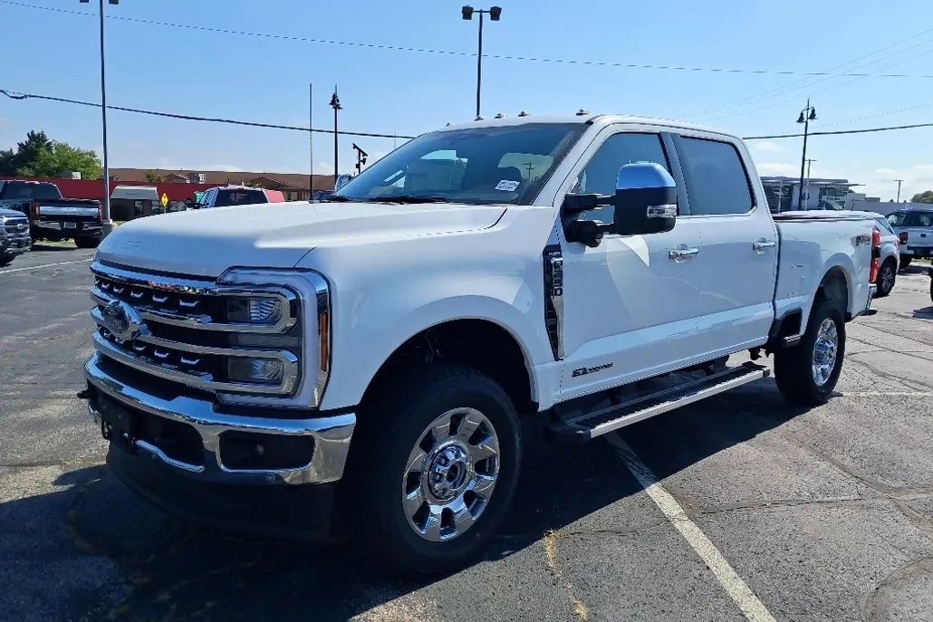 2026 Ford F-350 Lariat photo 1
