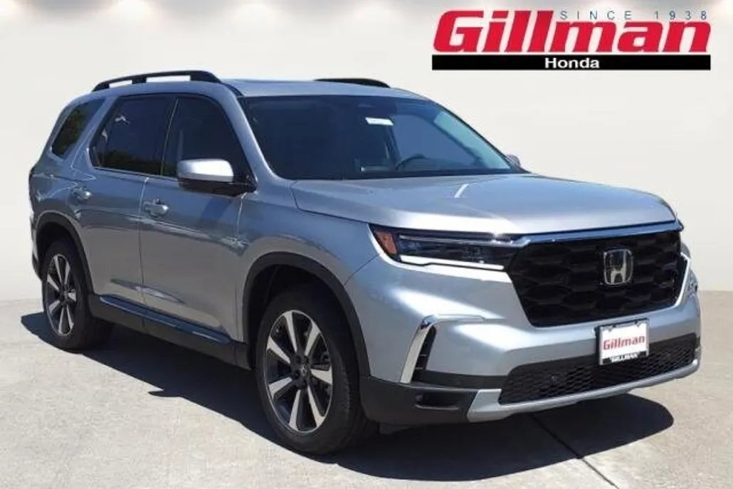 2025 Honda Pilot Touring photo 1