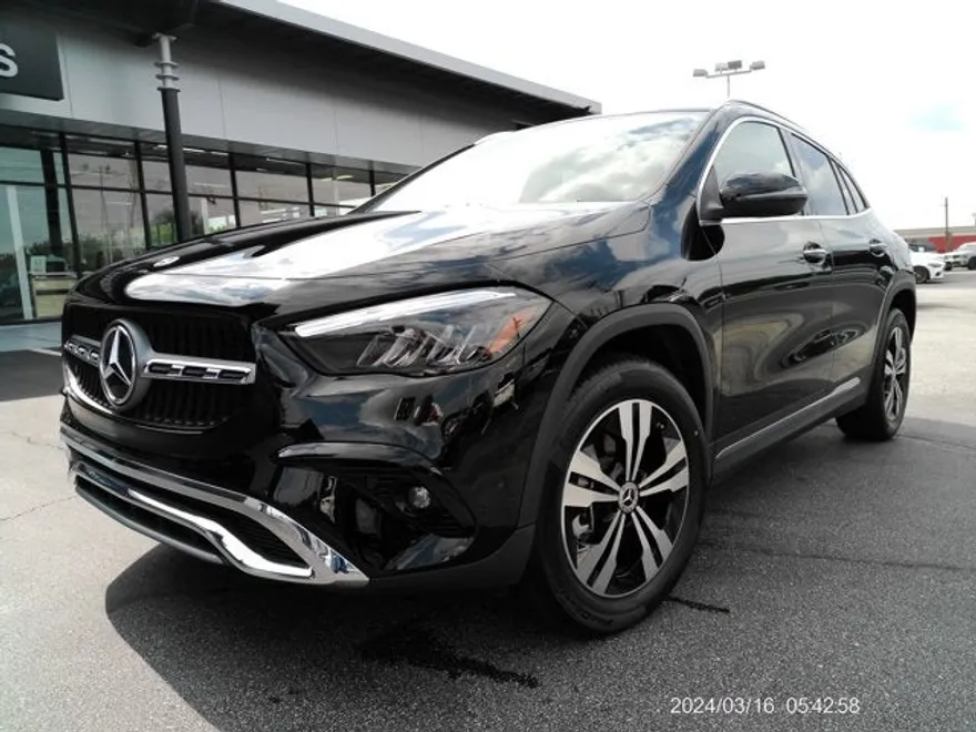 2024 Mercedes Benz GLA 250 photo 1