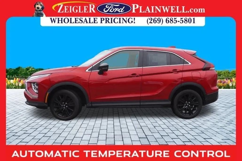 2023 Mitsubishi Eclipse Cross LE photo 1