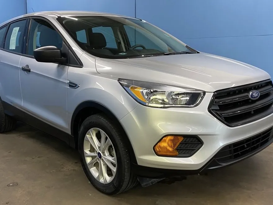 2017 Ford Escape S photo 1