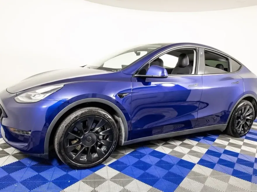 2020 Tesla Model Y Long Range photo 1