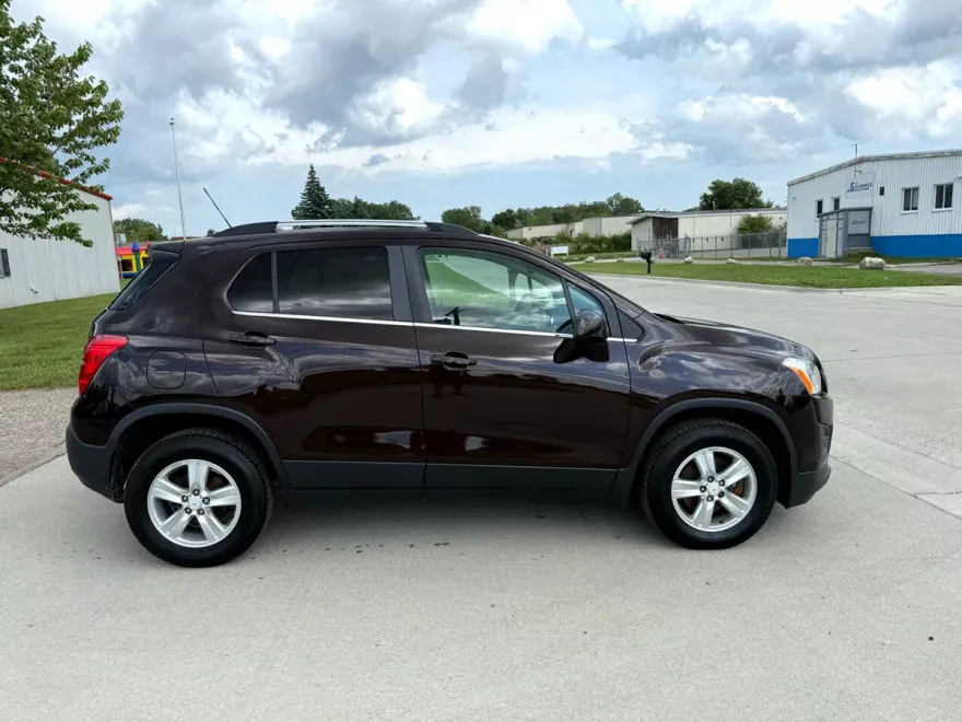 2016 Chevrolet Trax LT photo 1