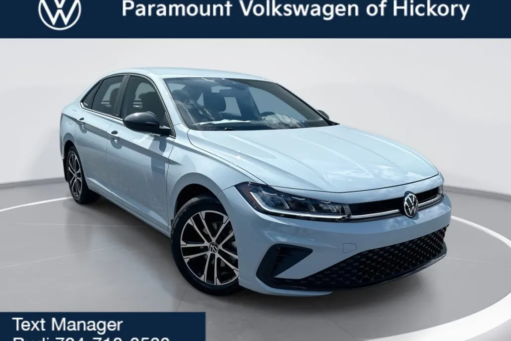 2025 Volkswagen Jetta Sport photo 1