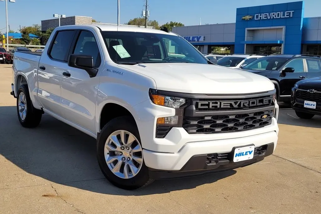 2026 Chevrolet Silverado 1500 Custom photo 1