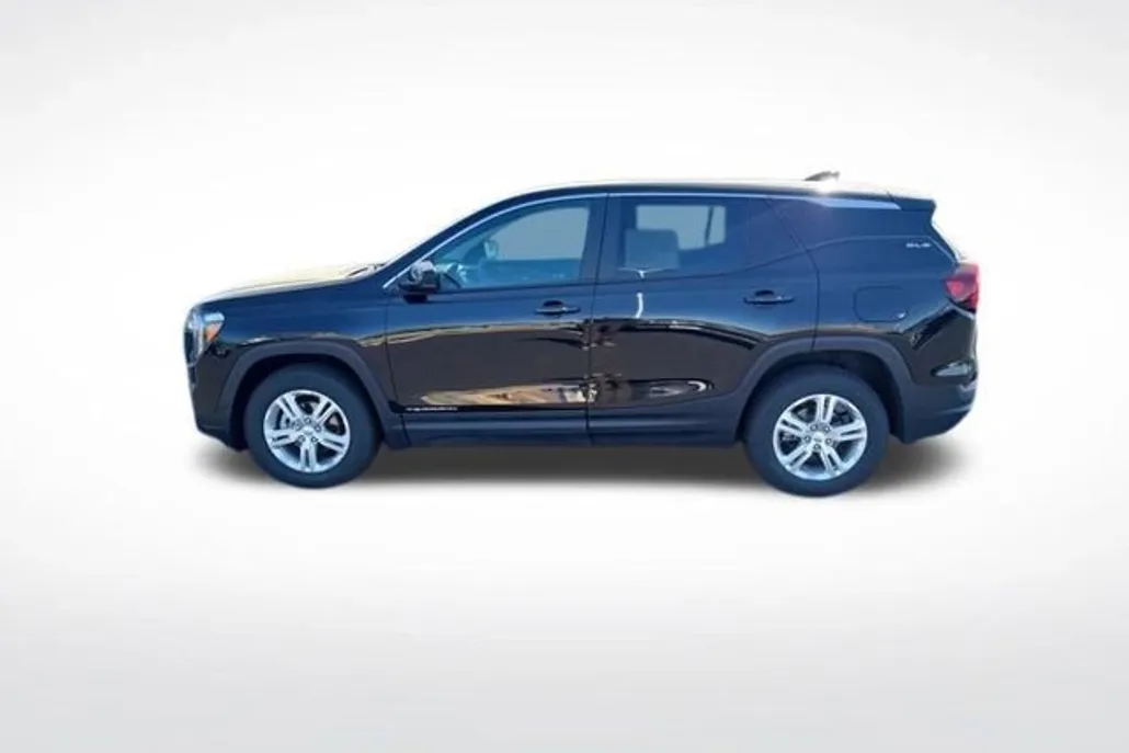 2024 Gmc Terrain SLE photo 1
