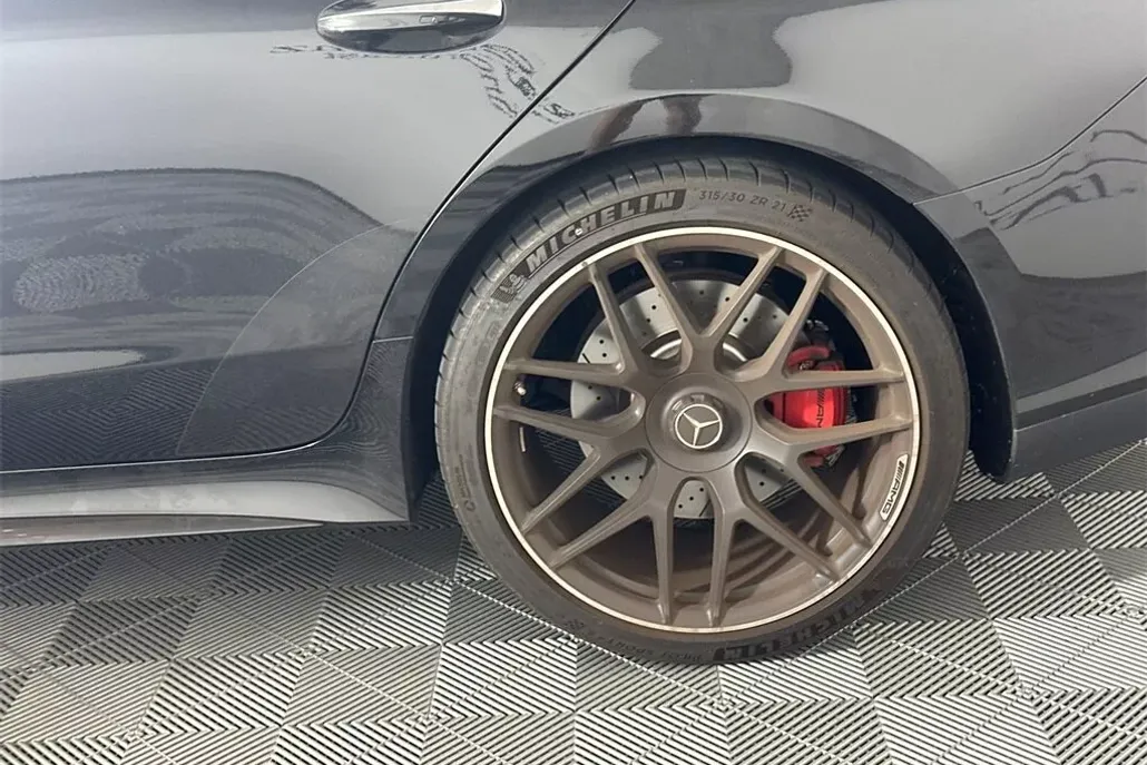 2024 Mercedes Benz AMG GT photo 1