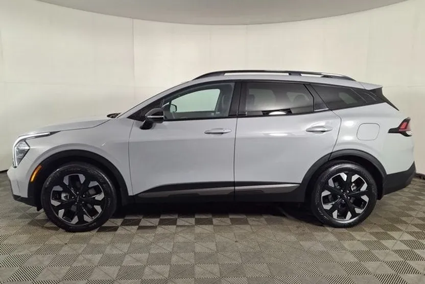 2023 Kia Sportage X-Line photo 1