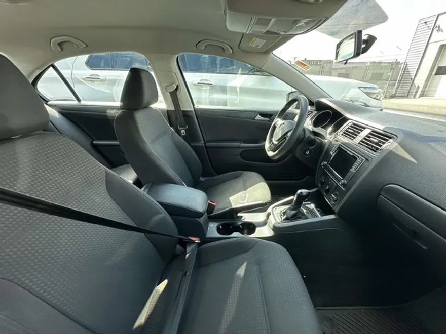 2016 Volkswagen Jetta 1.4T S photo 1