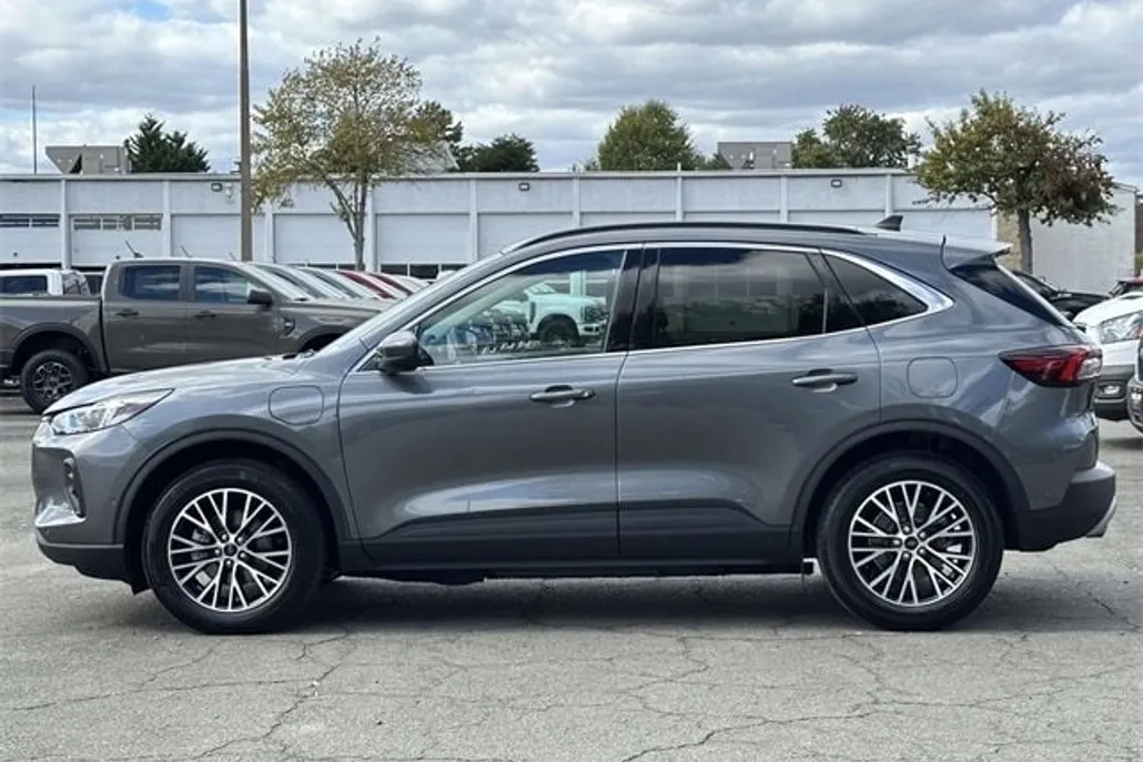 2024 Ford Escape Premium photo 1