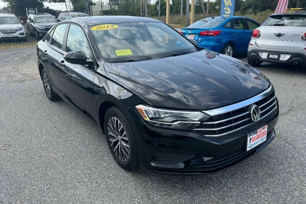 2019 Volkswagen Jetta SE R-Line photo 1