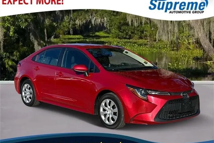 2021 Toyota Corolla LE photo 1