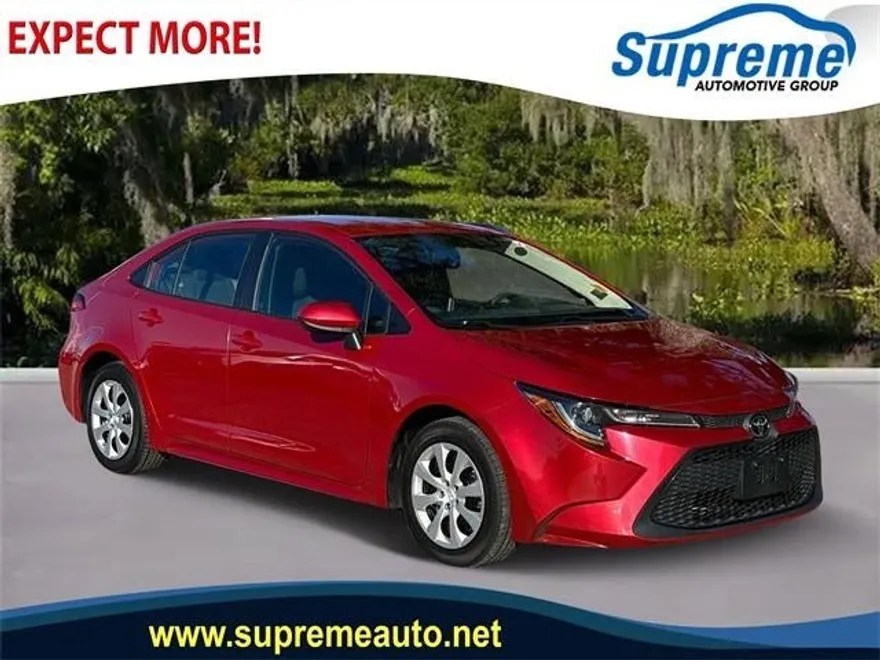 2021 Toyota Corolla LE photo 1