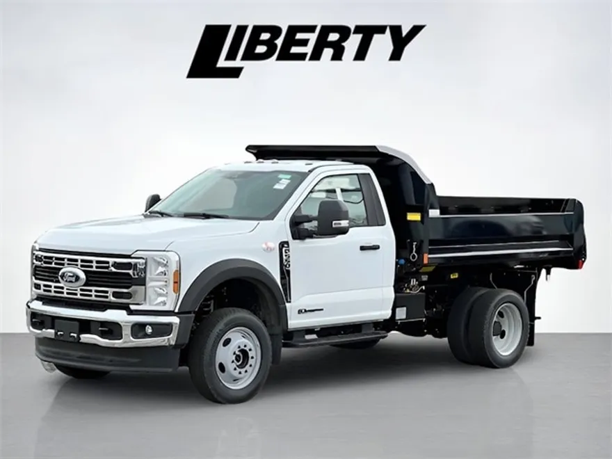 2025 Ford F-550 photo 1