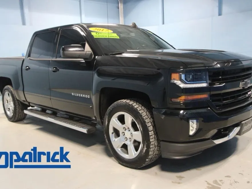 2017 Chevrolet Silverado 1500 LT photo 1