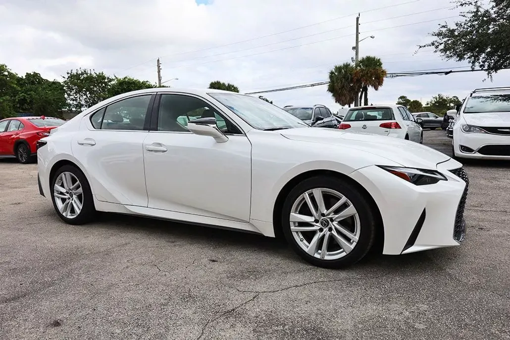 2021 Lexus IS 300 photo 1