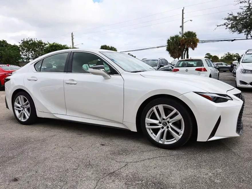2021 Lexus IS 300 photo 1