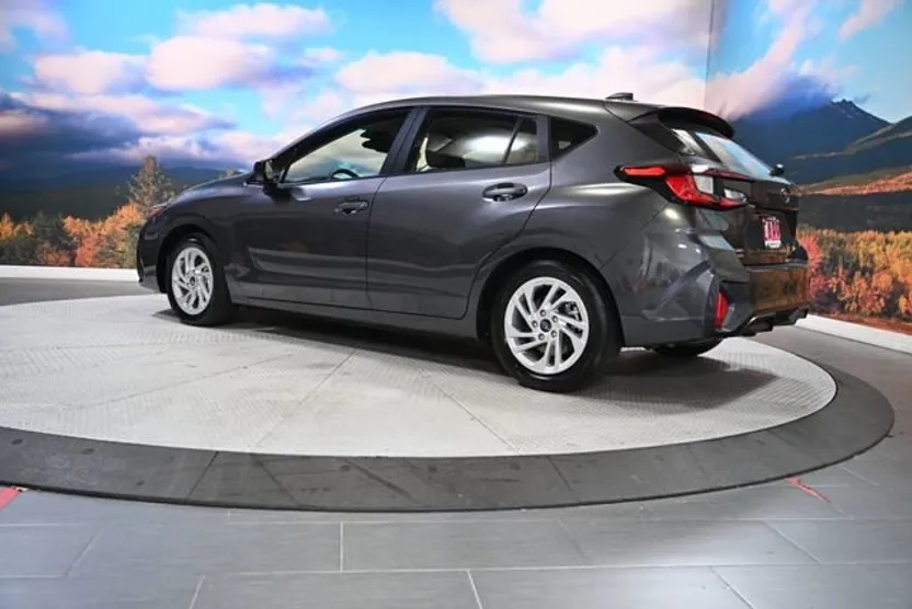 2025 Subaru Impreza Base photo 1