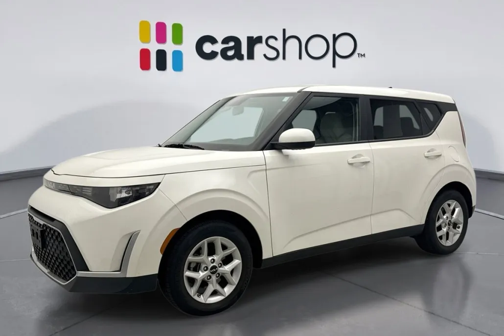 2023 Kia Soul LX photo 1
