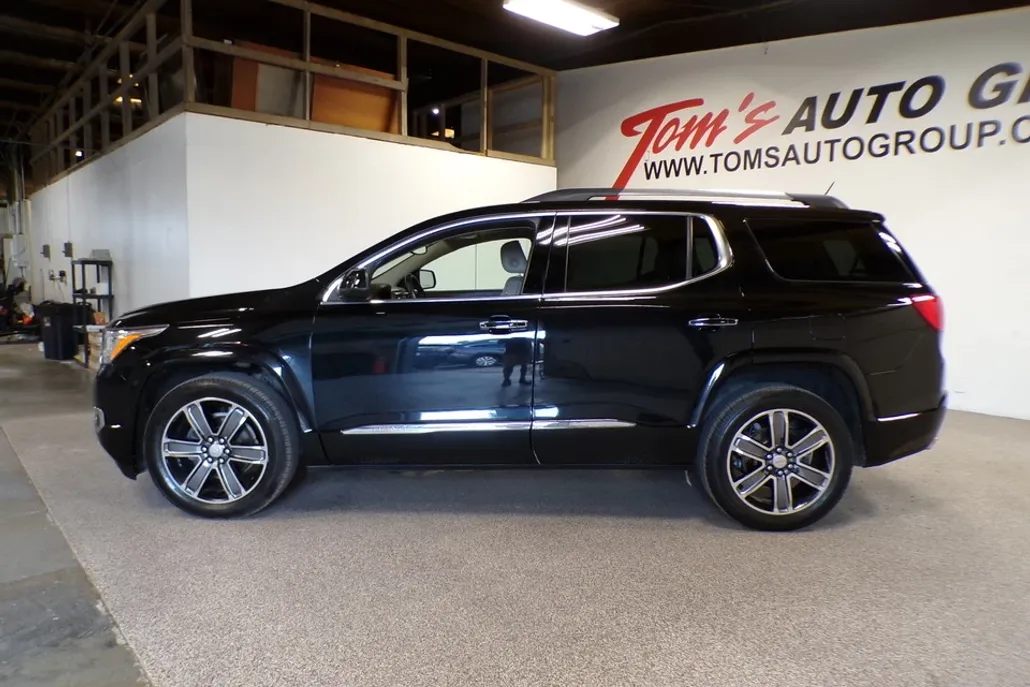 2017 Gmc Acadia Denali photo 1