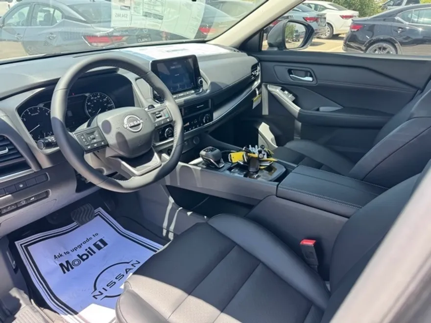 2026 Nissan Rogue SV photo 1