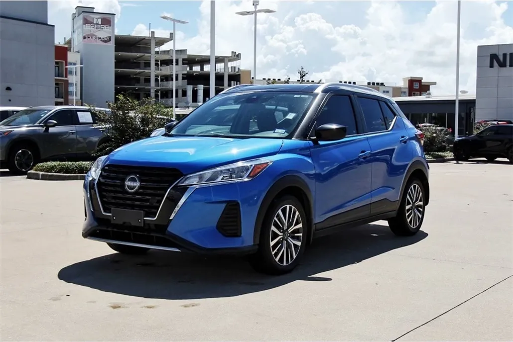 2023 Nissan Kicks SV photo 1
