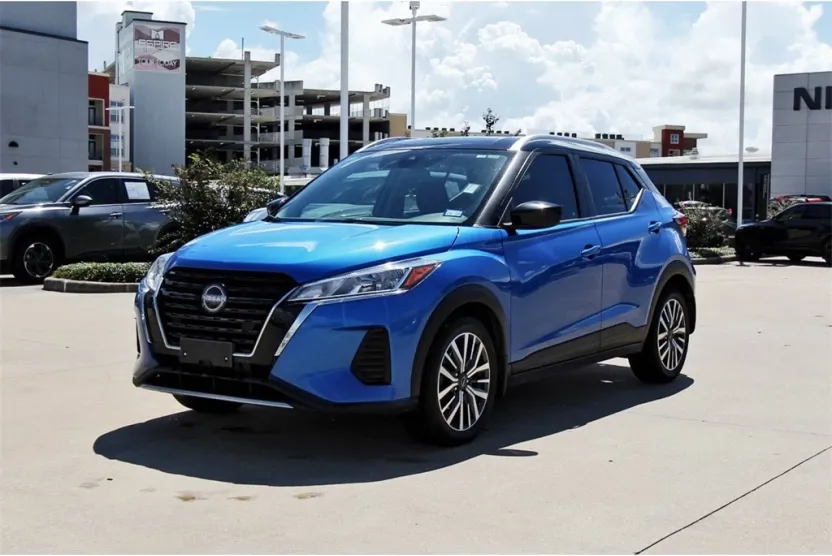 2023 Nissan Kicks SV photo 1