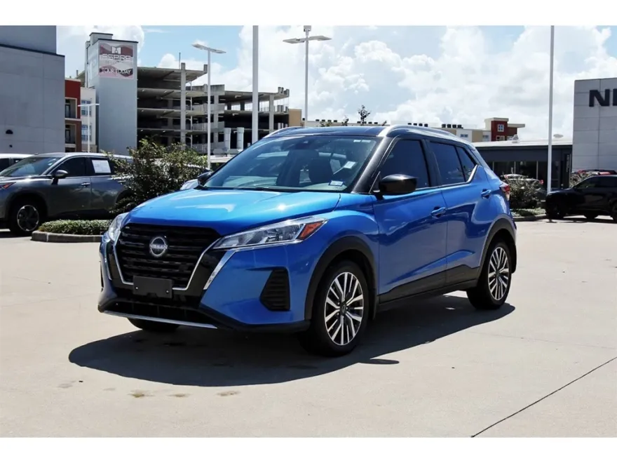 2023 Nissan Kicks SV photo 1