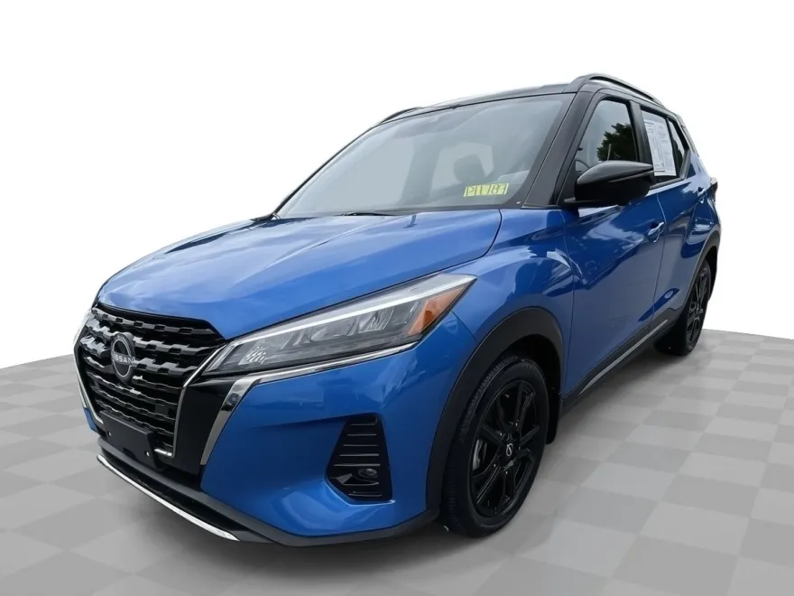 2023 Nissan Kicks SR photo 1