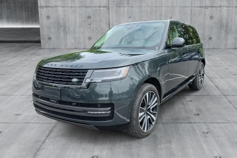 2024 Land Rover Range Rover SE photo 1