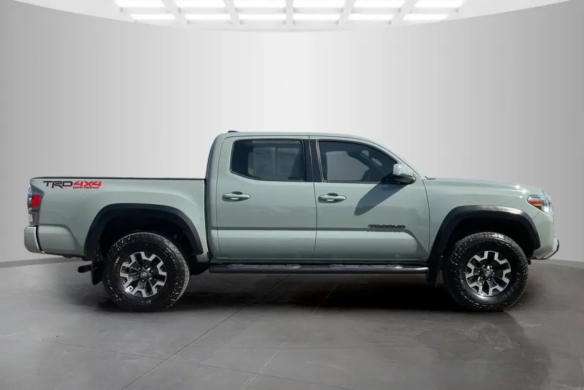 2022 Toyota Tacoma TRD 4x4 photo 1