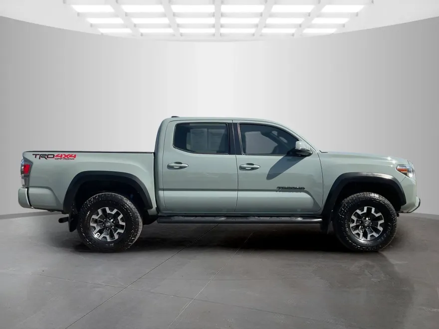 2022 Toyota Tacoma TRD 4x4 photo 1