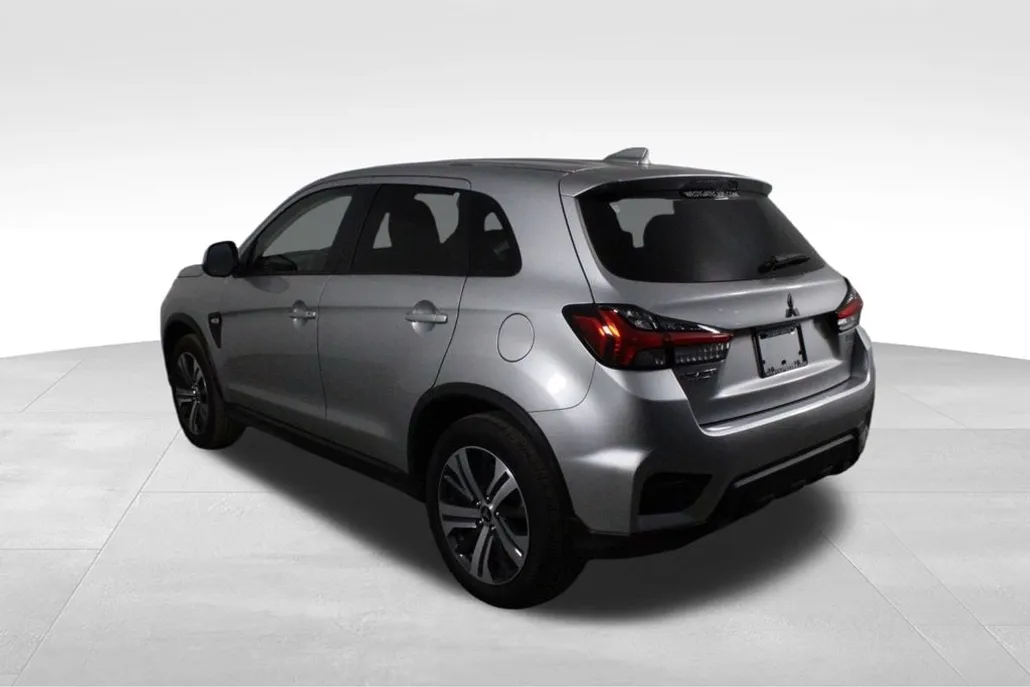 2025 Mitsubishi Outlander Sport ES photo 1