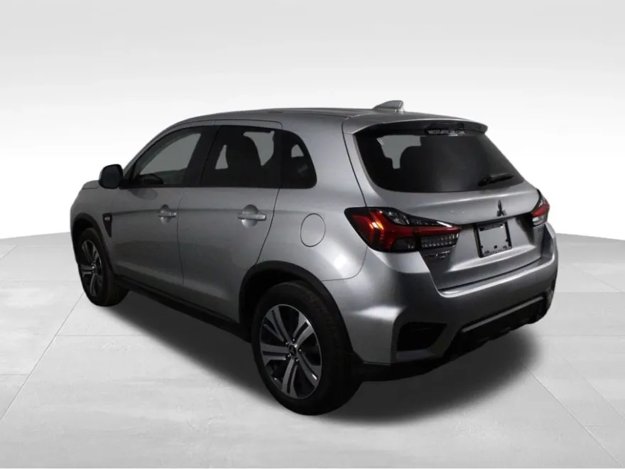 2025 Mitsubishi Outlander Sport ES photo 1