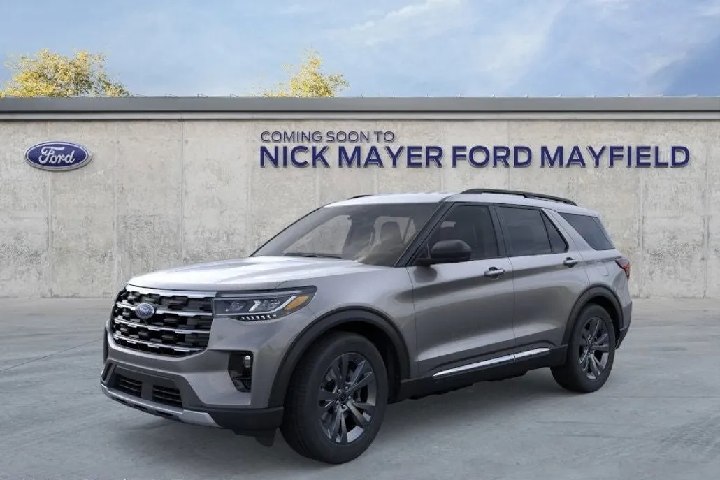 2025 Ford Explorer photo 1