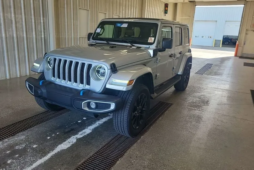 2022 Jeep Wrangler 4xe Unlimited Sahara photo 1