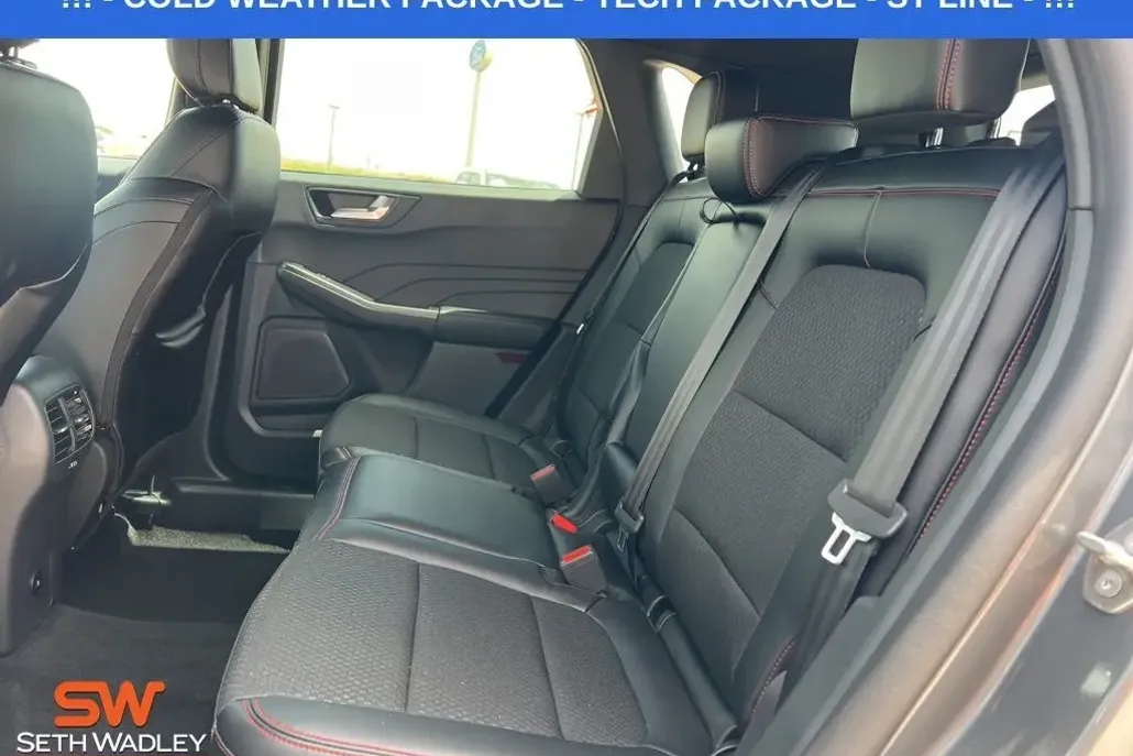 2025 Ford Escape ST-Line photo 1