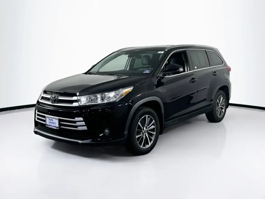2019 Toyota Highlander XLE photo 1