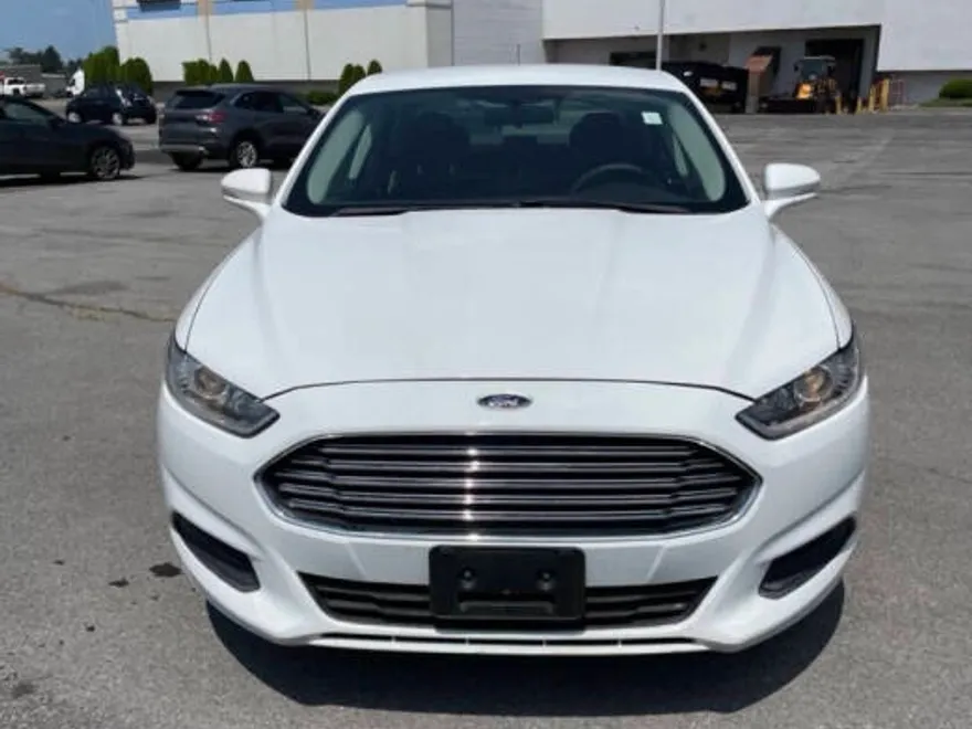 2014 Ford Fusion SE photo 1